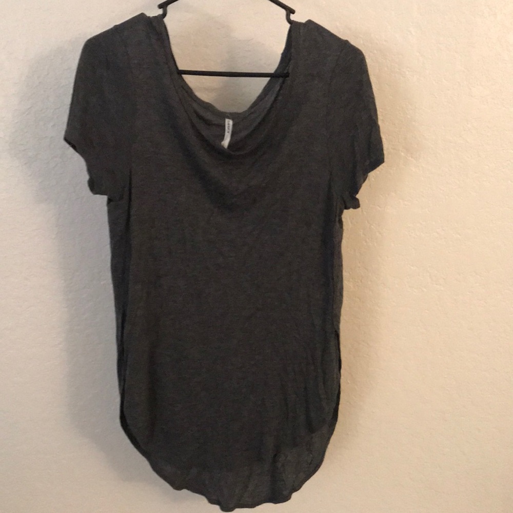 Gray t shirt